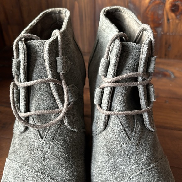 Tom Wedge Boots - Picture 3 of 4